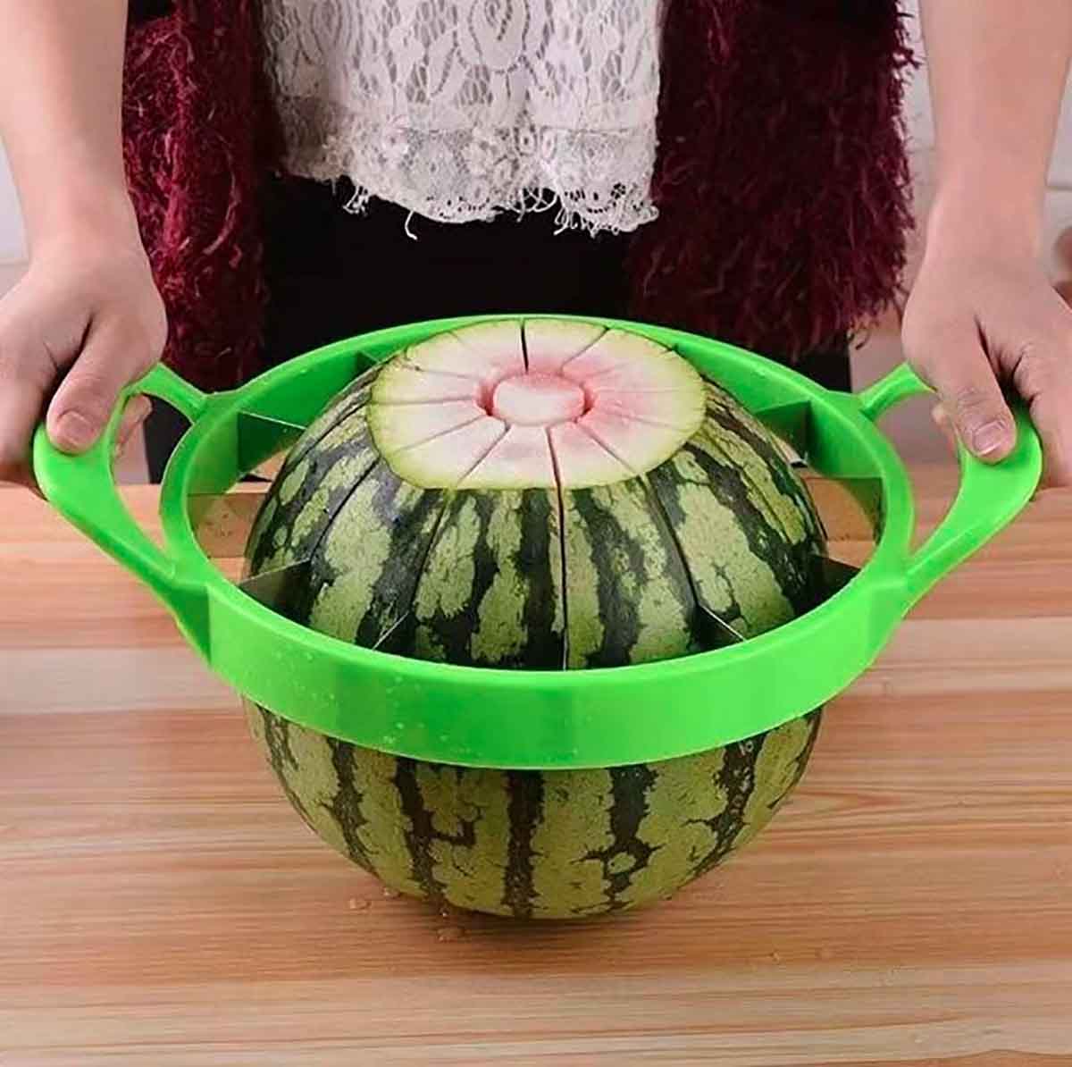 Cuts 12 uniform slices suitable for all types of melons