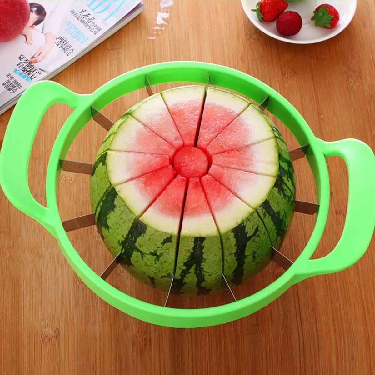 Cuts 12 uniform slices suitable for all types of melons